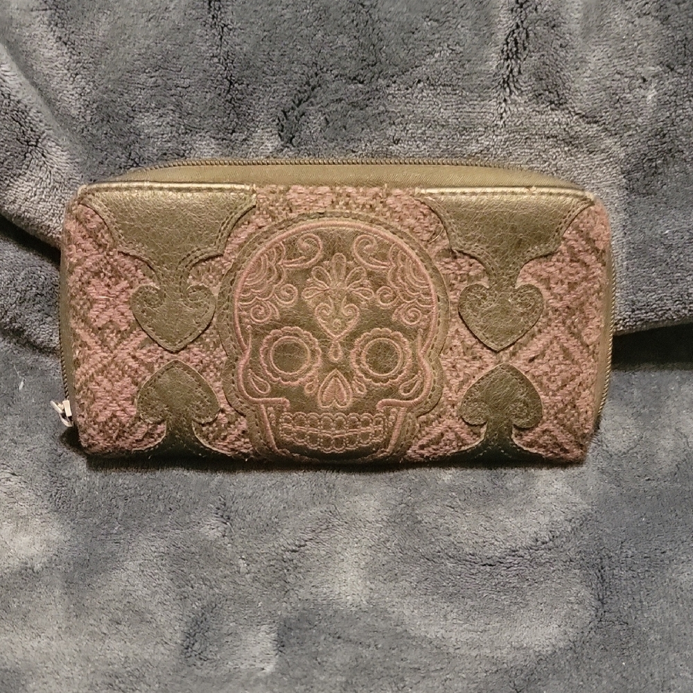 Elegant Skull Embroidered Wallet - Loungefly Purple and Gold